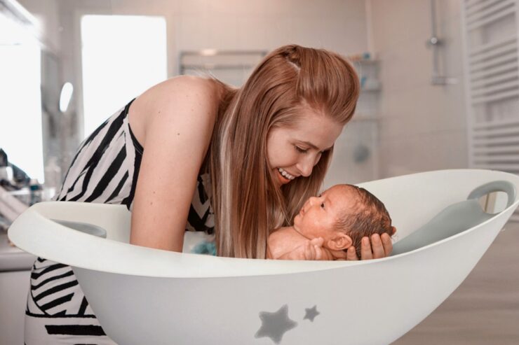 Οδηγός βήμα προς βήμα για το πώς να κάνετε μπάνιο στο μωρό σας