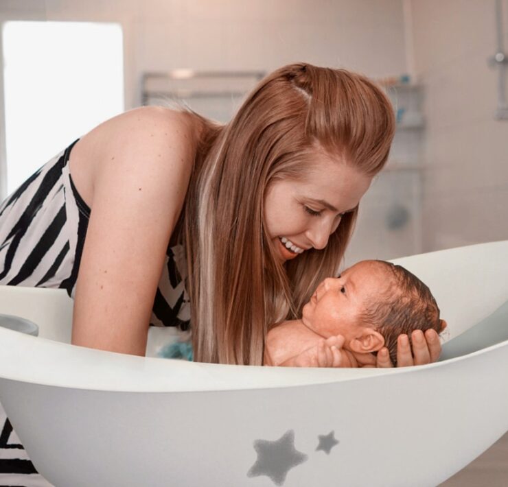 Οδηγός βήμα προς βήμα για το πώς να κάνετε μπάνιο στο μωρό σας