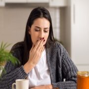 Όλα τα σνακ και ροφήματα που θα σας βοηθήσουν να αντιμετωπίσετε την πρωινή ναυτία