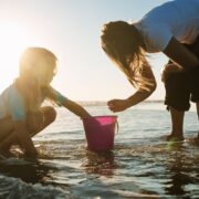 «Κουβάς αγάπης»: Όταν τα συναισθήματα των παιδιών είναι υπερβολικά για εκείνα – και για εσάς