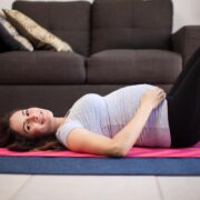 Ποιες ασκήσεις μπορείτε να κάνετε με ασφάλεια στην εγκυμοσύνη για να παραμείνετε σωματικά δραστήριες