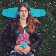 Στρατηγικές για να βοηθήσετε τον έφηβό σας να αποκτήσει εστίαση και καλύτερη καθημερινή λειτουργικότητα