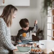 Οι γονείς-ελέφαντες είναι υποστηρικτικοί αρκεί να μην πέσουν στην παγίδα της υπερπροστασίας