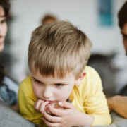 «Το δικό μου ταξίδι μου έδειξε ότι αυτή η ευαισθησία μπορεί να είναι συντριπτική μερικές φορές, αλλά είναι επίσης ένα απίστευτο δώρο» τονίζει η Amy Braun