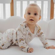 Υπάρχει πολύ «άγχος των γονιών γύρω από τον ύπνο» επισημαίνουν οι επιστήμονες