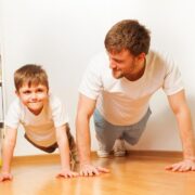 Όλοι θέλουμε τα παιδιά μας να ξέρουν να αγωνίζονται αλλά η παγίδα του ανταγωνισμού κάνει καμιά φορά τον αγώνας τους βλαβερό για την ψυχική τους υγεία ή την αυτοπεποίθησή τους