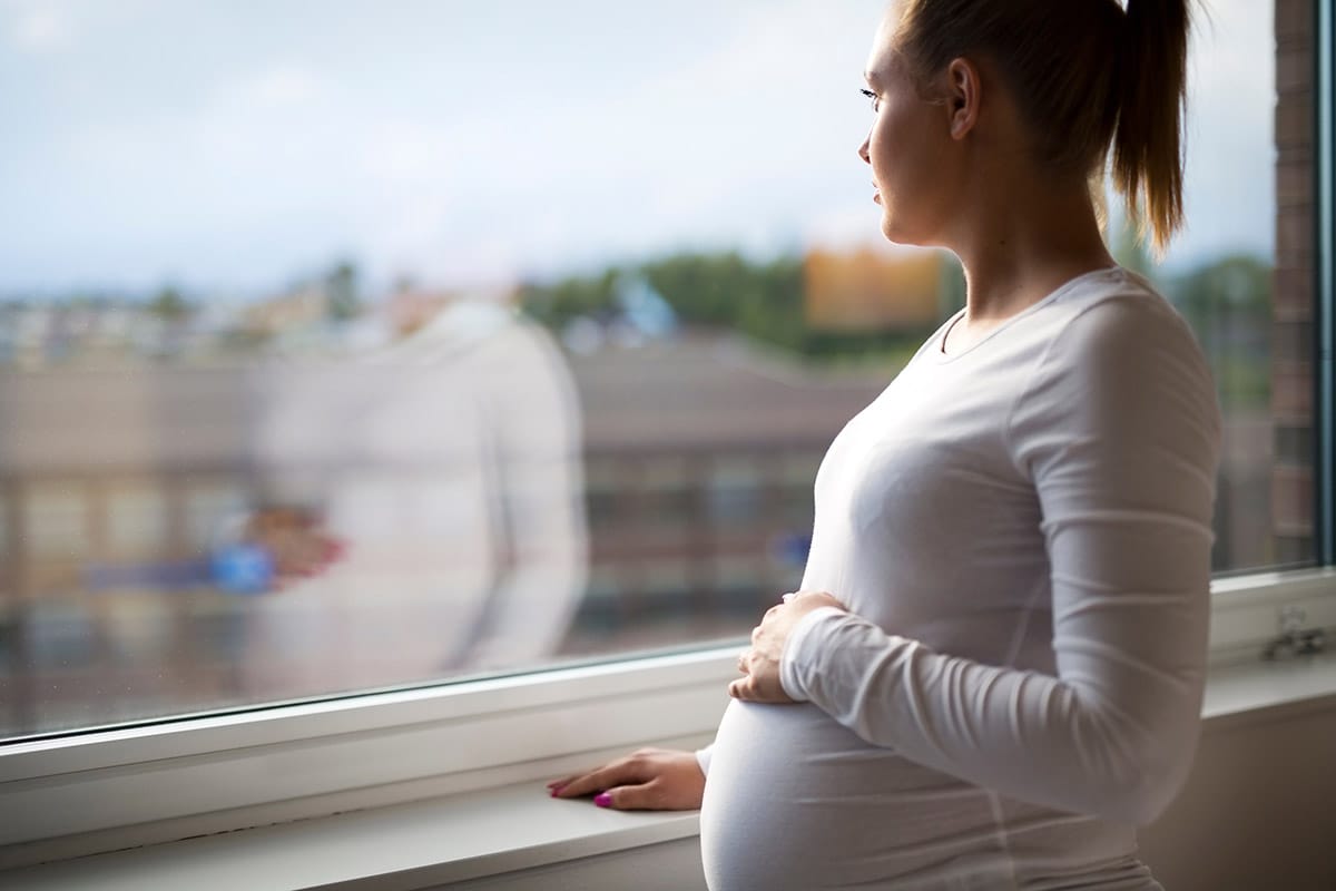Ορισμένα συμπτώματα εγκυμοσύνης είναι φυσιολογικά, αλλά άλλα μπορεί να μετατραπούν σε σημάδι για κάτι πιο σοβαρό.