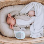 Πώς μπορούν να είναι βλαβερές οι συσκευές ήχου για μωρά σύμφωνα με την Αμερικανική Ακαδημία Παιδιατρικής