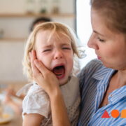 Η γλώσσα που χρησιμοποιούμε με τα παιδιά μας είναι αναπόσπαστο κομμάτι της ανάπτυξής τους.