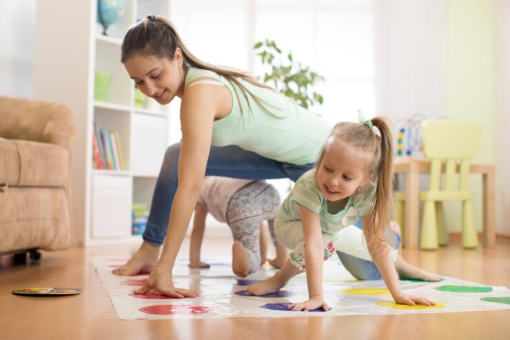 Το παιδικό παιχνίδι δεν είναι πάντα εύκολο για τους ενήλικες, εξηγεί ένας ειδικός. Ακολουθούν τέσσερις συμβουλές για να διευκολύνετε τη συμμετοχή σας στο παιχνίδι.