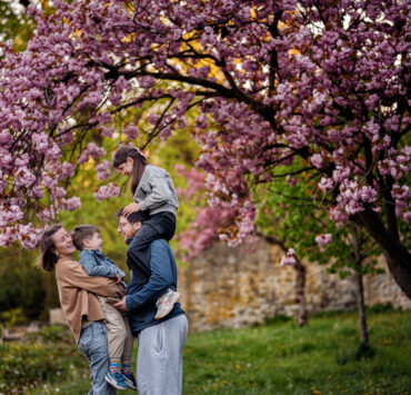 Πώς να βοηθήσουν οι γονείς τα παιδιά να βρουν το αληθινό νόημα της ευτυχίας