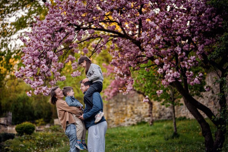Πώς να βοηθήσουν οι γονείς τα παιδιά να βρουν το αληθινό νόημα της ευτυχίας