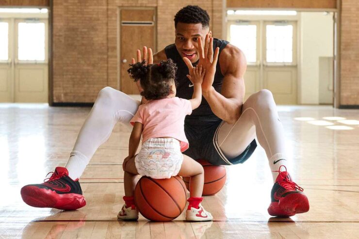 Ο Γιάννης Αντετοκούνμπο ως μπαμπάς: μαθήματα γονικής μέριμνας από έναν αστέρα του NBA