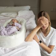 Όχι, ο ήχος του κλάματος του μωρού σας δεν είναι (πάντα) η πιο ευτυχισμένη μελωδία…