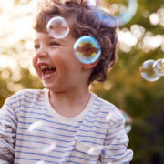 Ρώτησα το ChatGPT «Πώς να ηρεμήσω το ξέσπασμα του νηπίου μου» ... και ακόμα γελάω με τις απαντήσεις!