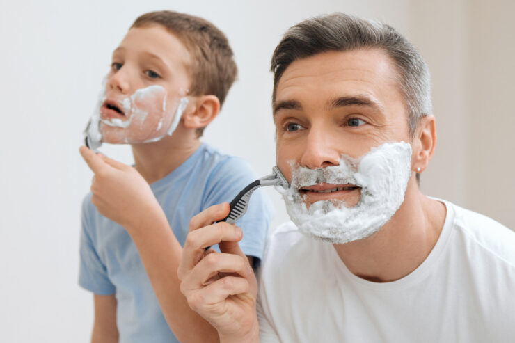 Όχι, δεν είμαι έτοιμη να δω τον έφηβο γιο μου να ξυρίζεται για πρώτη φορά