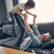 Πώς έγινα καλύτερος μπαμπάς όταν συνειδητοποίησα ότι το σκληρό παιχνίδι δεν είναι για όλα τα αγόρια