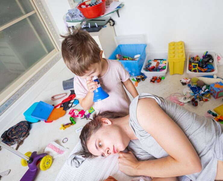 5 τρικ για να βρίσκεις χαρά μέσα στο χάος της γονεϊκότητας