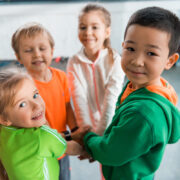 Φιλίες Προσχολικής Ηλικίας: Πώς τα παιδιά δημιουργούν δεσμούς στο νηπιαγωγείο και γιατί είναι σημαντικό