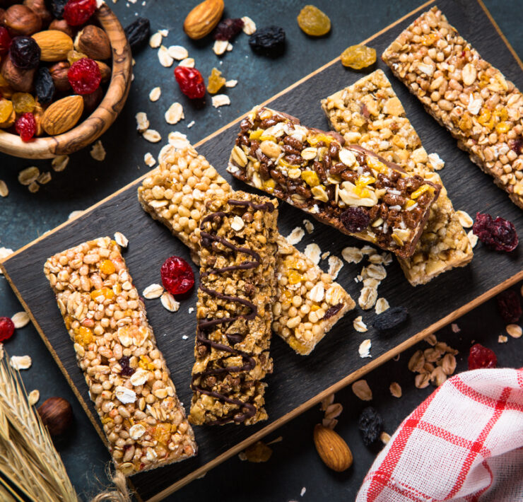 5 γρήγορες κι απλές συνταγές για μπάρες δημητριακών — ένα υγιεινό σνακ όλο ενέργεια