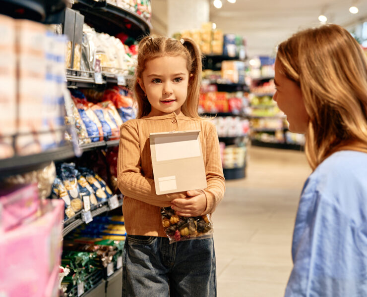 Black Friday: Η τέλεια ευκαιρία να διδάξετε στα παιδιά σας αυτά που δεν αγοράζονται με χρήματα