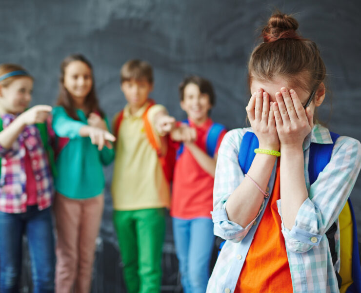 Διεθνής Ημέρα κατά της σχολικής βίας και του εκφοβισμού: Τι μπορούν να κάνουν οι γονείς για να προστατεύσουν τα παιδιά τους από τη σχολική βία και τον εκφοβισμό — και τι να κάνουν εάν το παιδί σας εκφοβιστεί ή εκφοβίζει άλλους