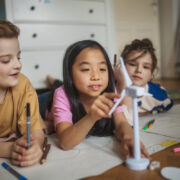 Νέα μελέτη δείχνει πώς η ΔΕΠΥ μπορεί να ενισχύσει τη δημιουργικότητα των παιδιών