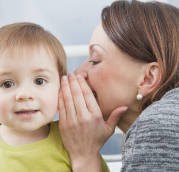 Η λογοθεραπεύτρια Marie Martinez προτείνει 5 απλούς τρόπους για να ενισχύσετε τις επικοινωνιακές δεξιότητες του νηπίου σας