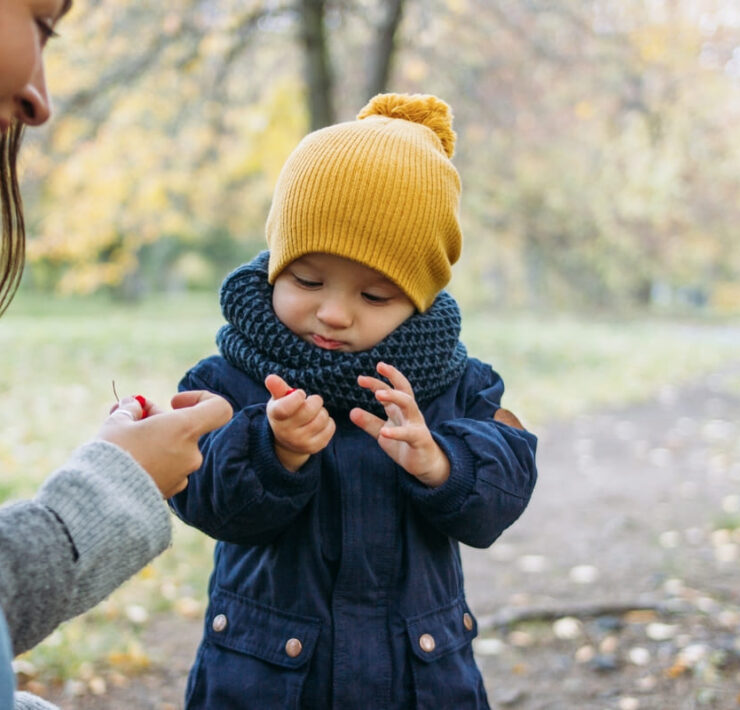 Τι είναι η ριζική αποδοχή και πώς θα σας βοηθήσει να διαχειριστείτε τα νηπιακά ξεσπάσματα