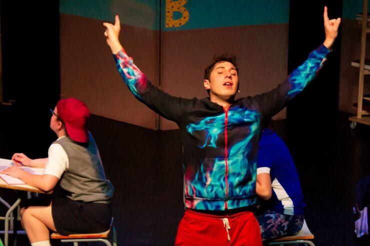 Στράτος Νταλαμάγκος: «Είναι μαγικό ότι το θέατρο μπορεί να φτιάχνει χώρους που δεν υπάρχουν αλλού»