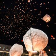 Δήμος Αθηναίων: Χριστουγεννιάτικη Αγορά, Santa Run, συναυλίες και πάρτι, δράσεις για παιδιά, δίνουν ρυθμό στη μαγεία των γιορτών