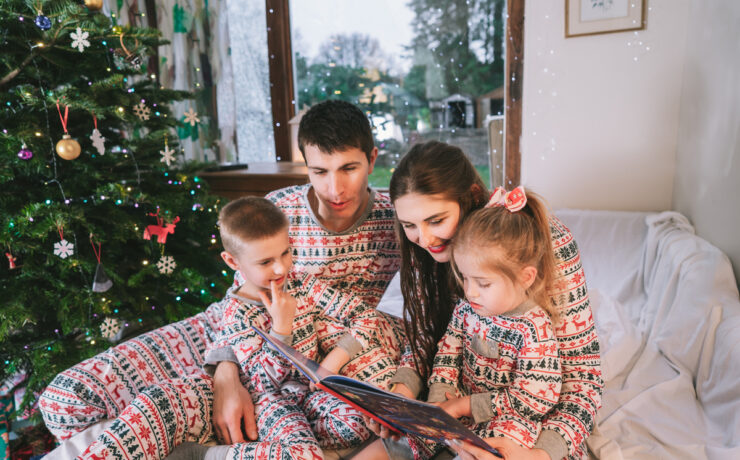 Φέτος τα Χριστούγεννα, κάντε ένα δώρο στον εαυτό σας: 10 τρόποι να γλιτώσετε το άγχος της «Τέλειας Γιορτής»