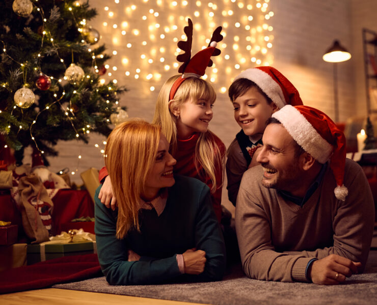 Πώς να επιβιώσετε από τον «Άγιο Βασίλη»: 4 τρόποι να ξαναβρείτε τη γαλήνη (και τη λογική σας) αυτές τις γιορτές