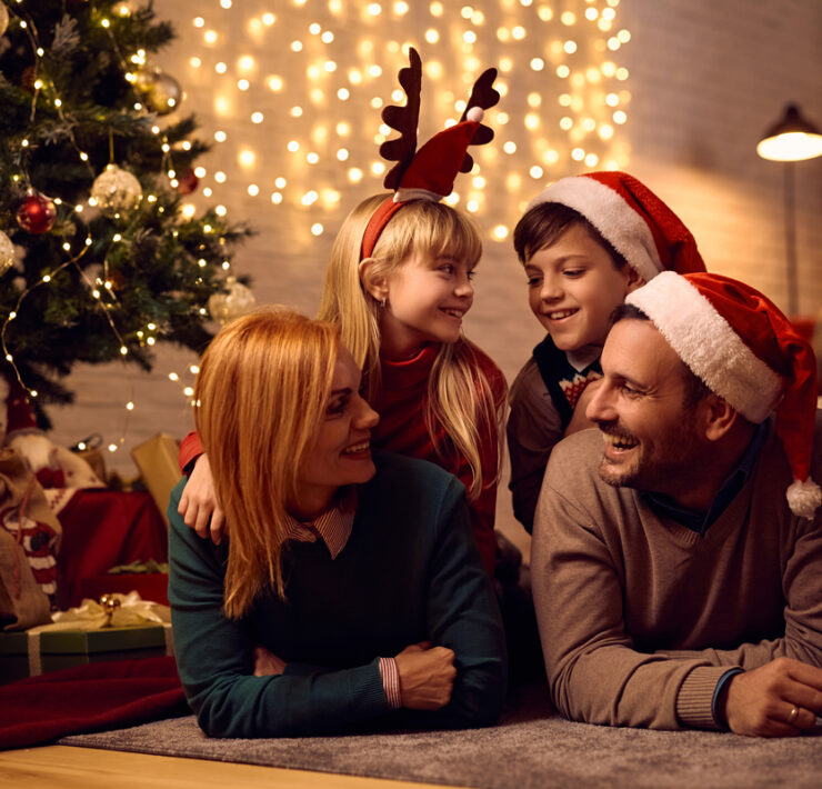Πώς να επιβιώσετε από τον «Άγιο Βασίλη»: 4 τρόποι να ξαναβρείτε τη γαλήνη (και τη λογική σας) αυτές τις γιορτές
