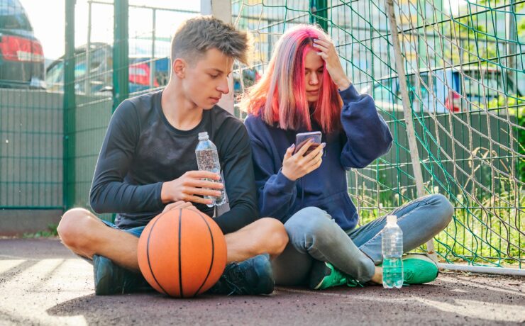 Νέα μελέτη αποκαλύπτει επικίνδυνες τάσεις στο TikTok που στέλνουν παιδιά στα επείγοντα