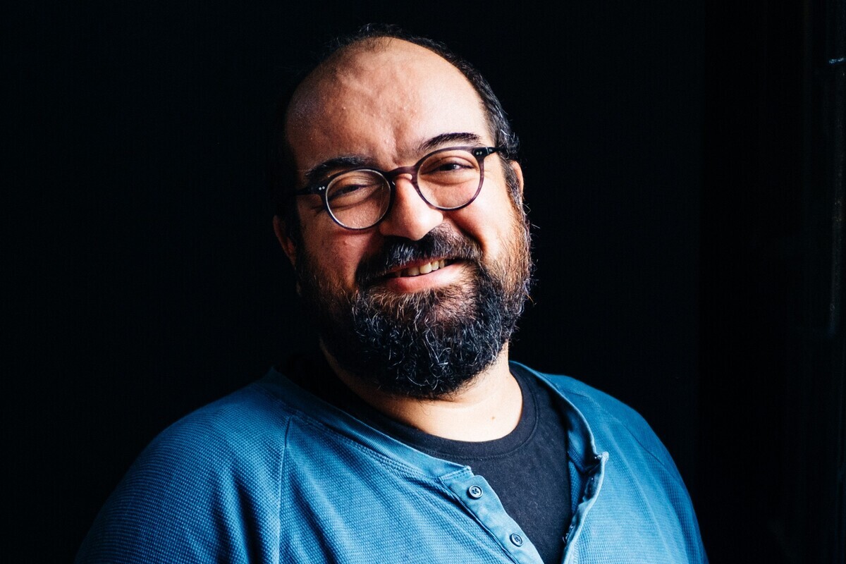 Γιώργος Τσαγκαράκης: «Το παιδικό θέατρο αναδεικνύει ότι αυτοί που έχουν τη μεγαλύτερη ανάγκη έναν “νέο κόσμο” χωρίς πολέμους, φτώχεια και αδικία είναι τα παιδιά»