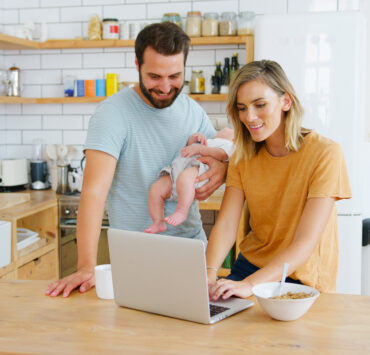 «Είμαι η μόνη που δεν το ήξερα;»: Τι αποκάλυψαν οι αναζητήσεις των γονιών στο Google το 2025 για τις κρυφές μας ανησυχίες