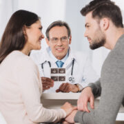 Υποβοηθούμενη αναπαραγωγή: Ο απόλυτος οδηγός για τις θεραπείες γονιμότητας