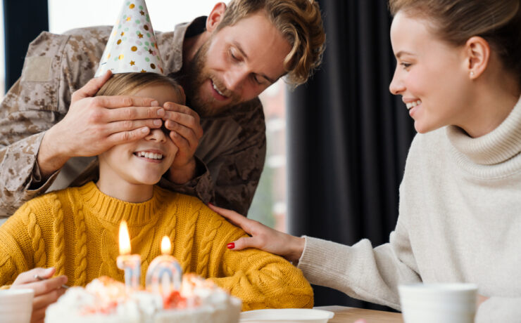 Γιατί τα γενέθλια του παιδιού σας (και τα δικά σας) φέρνουν δάκρυα αντί για χαμόγελα; Η αλήθεια πίσω από τη «τέλεια» γιορτή