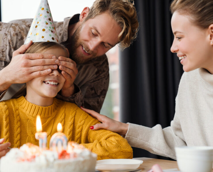 Γιατί τα γενέθλια του παιδιού σας (και τα δικά σας) φέρνουν δάκρυα αντί για χαμόγελα; Η αλήθεια πίσω από τη «τέλεια» γιορτή