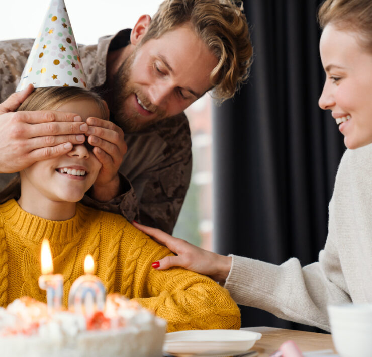 Γιατί τα γενέθλια του παιδιού σας (και τα δικά σας) φέρνουν δάκρυα αντί για χαμόγελα; Η αλήθεια πίσω από τη «τέλεια» γιορτή