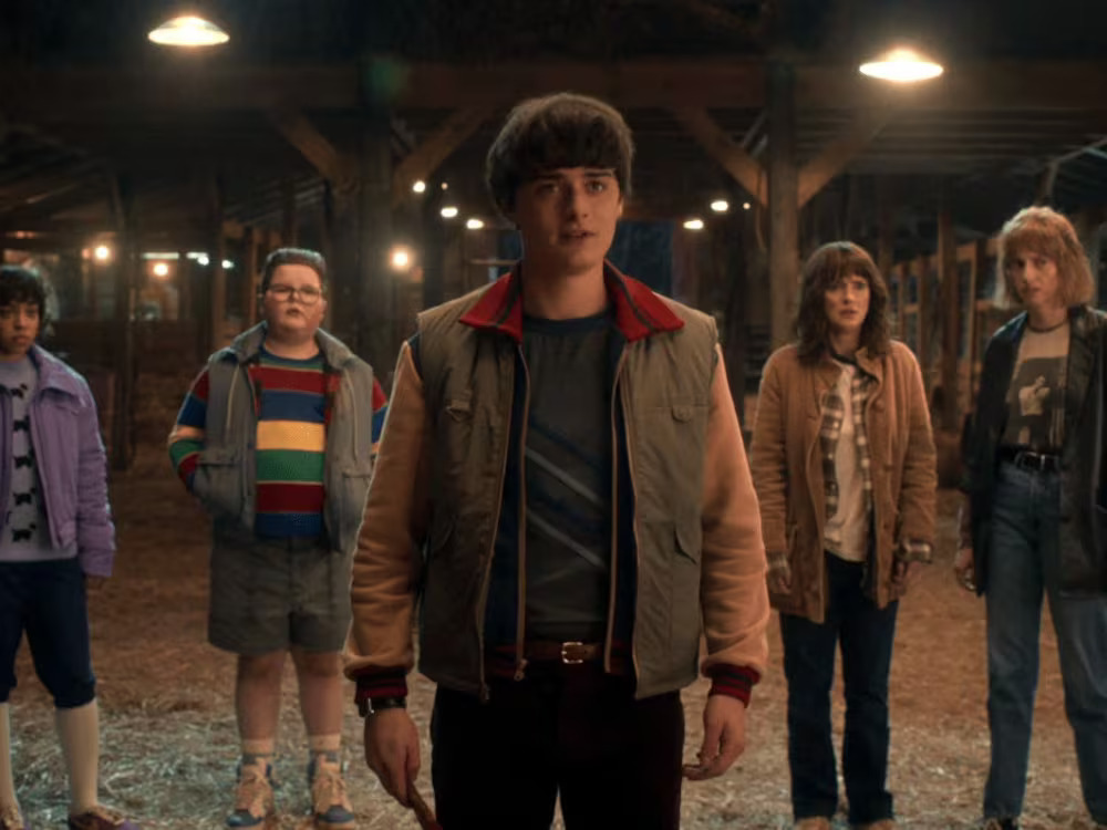 Πώς να εμπιστευόμαστε τα παιδιά (και να παλεύουμε με τους δικούς μας «Demogorgons»): Μαθήματα γονεϊκότητας από το Stranger Things