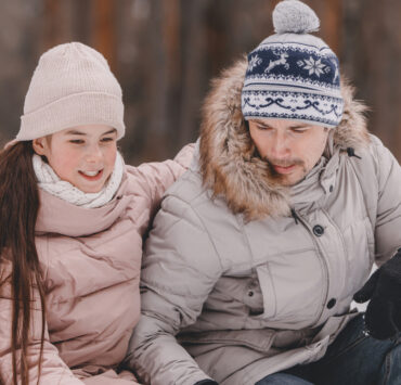 Εφηβεία και σχέσεις: Τι χρειάζονται πραγματικά οι έφηβοι από εσάς (ακόμα κι αν δεν θα σας το πουν ποτέ)