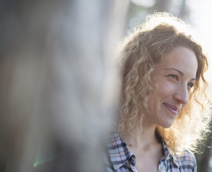 Εγκυμοσύνη μετά τα 35: Γιατί δεν πρέπει να φοβάσαι την ταμπέλα της «προχωρημένης ηλικίας» (και τα απρόσμενα οφέλη που σε... ξανανιώνουν)