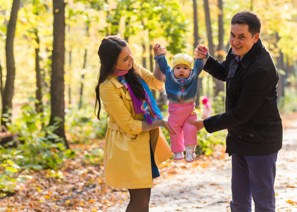 Γονείς, σας δίνουμε άδεια να σταματήσετε να «τρελαίνεστε» με τα αναπτυξιακά ορόσημα του παιδιού σας (και να απολαύσετε τη διαδρομή!)
