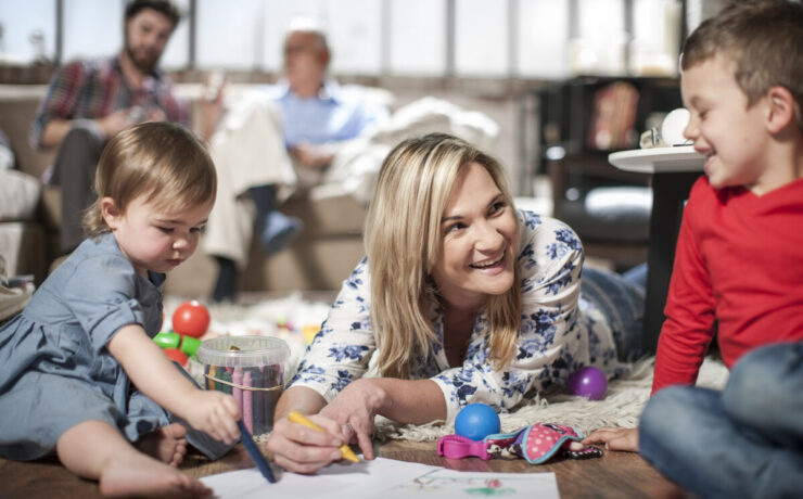 Ψηφιακός «επαναπροσδιορισμός»: 7 απλοί τρόποι να αλλάξετε τις σχέσεις της οικογένειάς σας με τις οθόνες το 2026