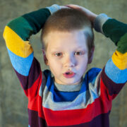 Το «δύσκολο» παιδί σου ίσως είναι απλώς ένας ηγέτης που δεν έχει βρει ακόμα τον ρόλο του (Και γιατί η ανυπακοή μπορεί να σώσει τη ζωή του)