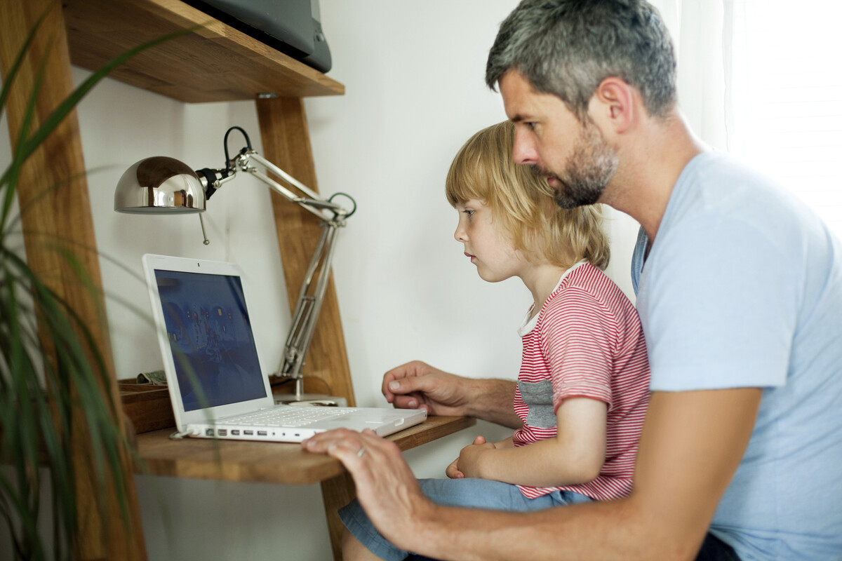 Το παιδί σας «χακάρει» το μέλλον με AI; 5 τρόποι να εξασφαλίσετε ασφαλές διαδίκτυο για παιδιά και αποδοτική μάθηση