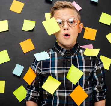 Διάσπαση προσοχής: Είναι φυσιολογικό να μην συγκεντρώνεται το παιδί μου; Ο πλήρης οδηγός για γονείς