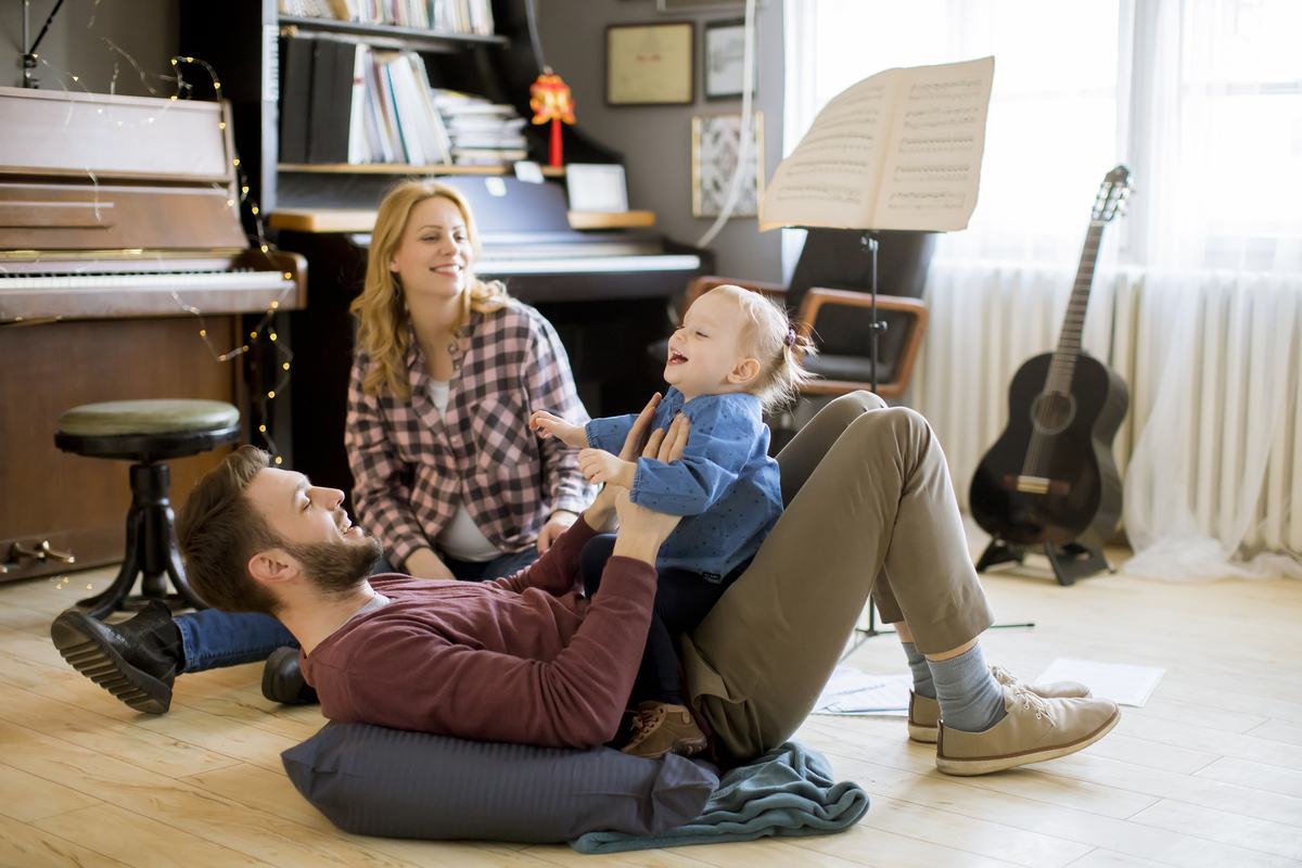 Το μυστικό για να μιλήσει το μωρό σου γρήγορα; Κρύβεται στον… ρυθμό! (Και δεν χρειάζεται να είσαι η Αντέλ για να το βοηθήσεις)